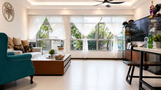 782B Woodlands Crescent - Living Room 2