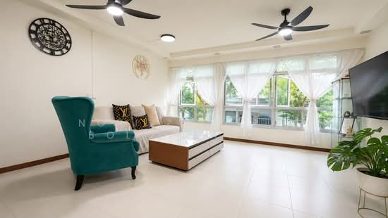 782B Woodlands Crescent - main view